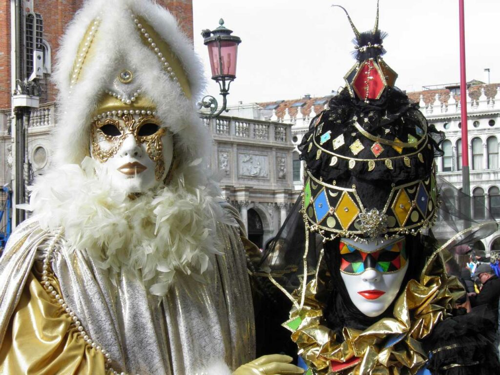 Wie wird Karneval in Venedig heute gefeiert?
