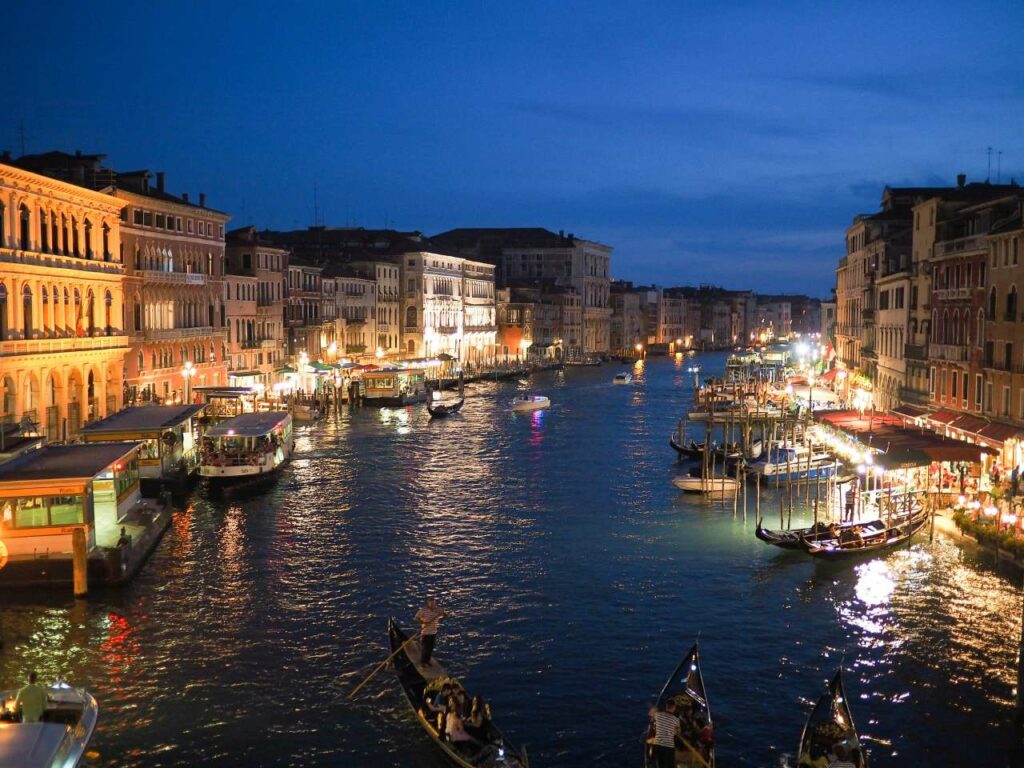 Venedig bei Nacht erkunden